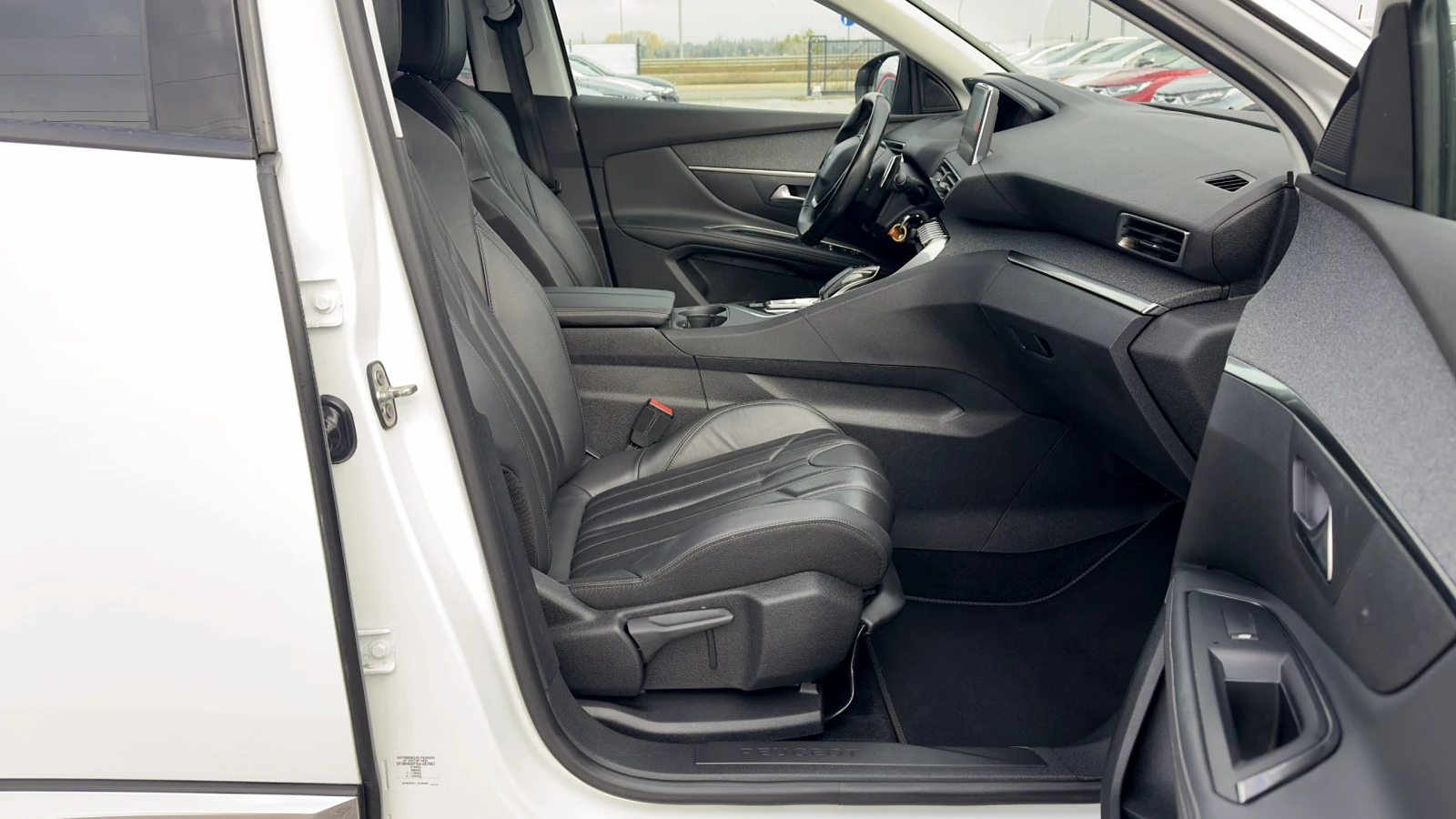 Peugeot 5008 1.6T 180.Autom.Navi Car play Camera   | Mobile.bg   14