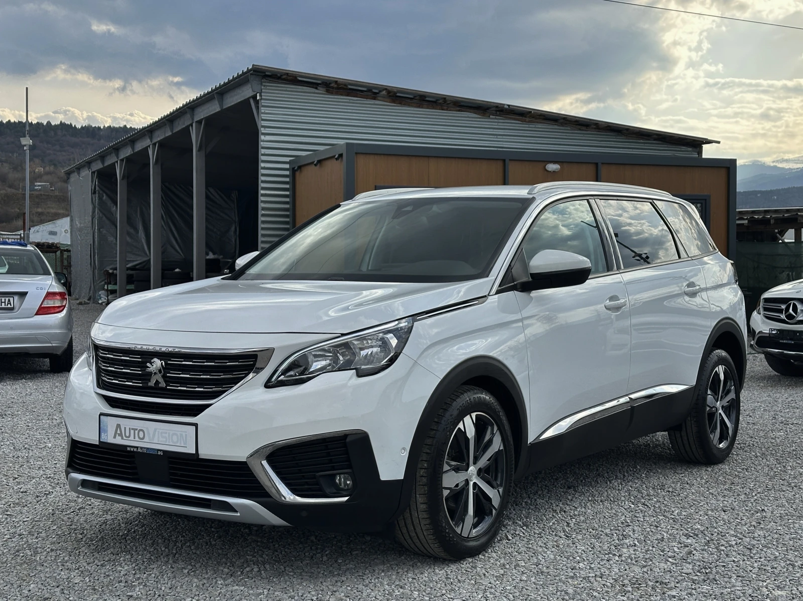 Peugeot 5008 1.6T 180кс.Allure Autom.Navi Carplay Кожа Подгрев, снимка 3 - Автомобили и джипове - 52369614