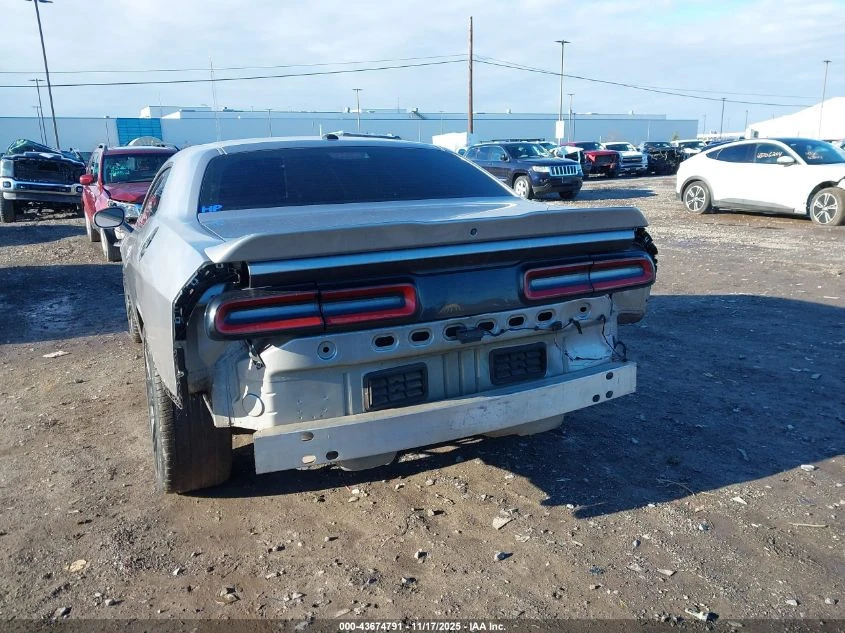 Dodge Challenger 2018 DODGE CHALLENGER RT - изображение 10