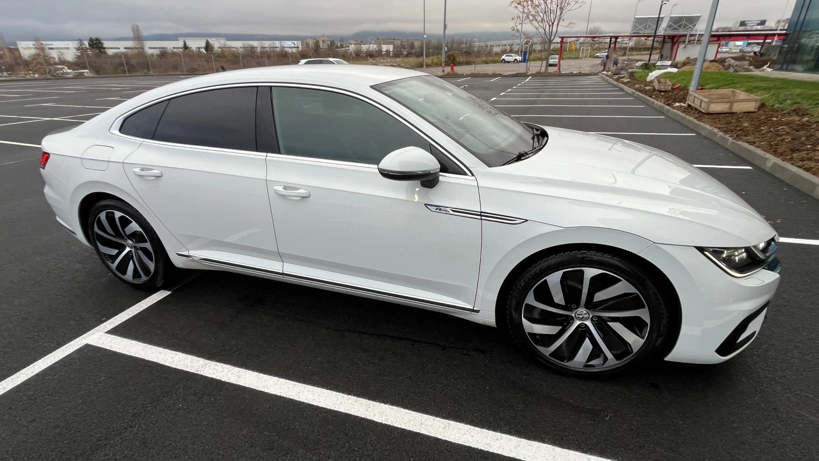 VW Arteon R-Line 2.0TDI SCR - изображение 2