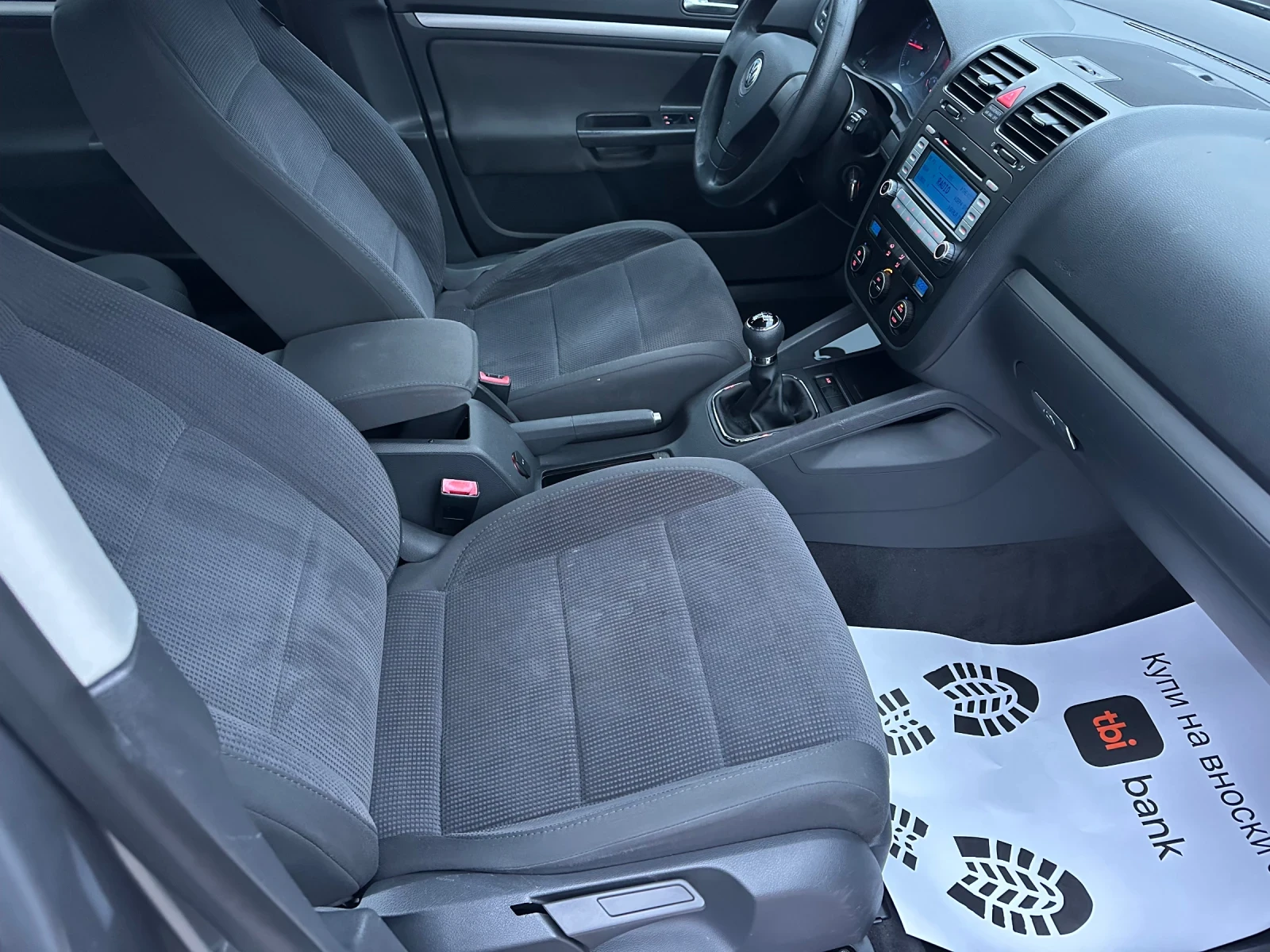 VW Jetta 1.9 TDI-105 k.s.-климатик, снимка 13 - Автомобили и джипове - 53906866