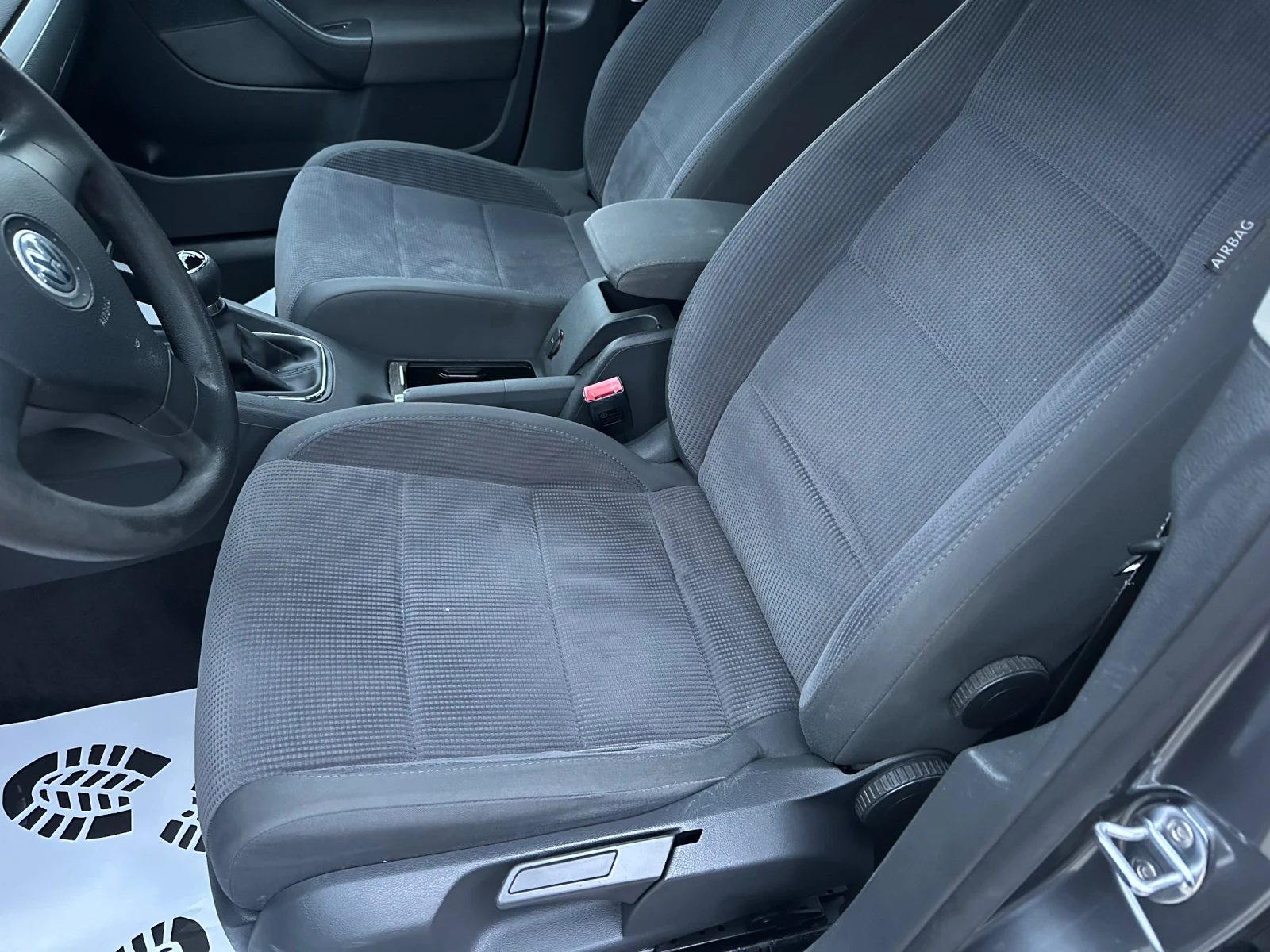 VW Jetta 1.9 TDI-105 k.s.-климатик, снимка 9 - Автомобили и джипове - 53906866