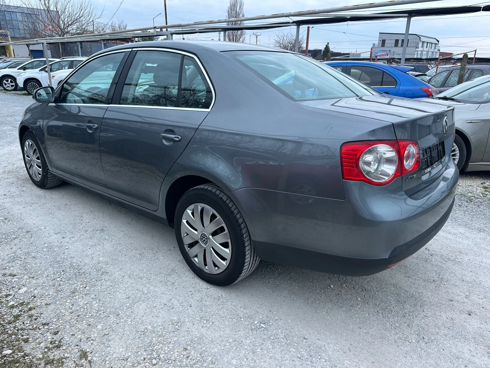 VW Jetta 1.9 TDI-105 k.s.-климатик, снимка 5 - Автомобили и джипове - 53906866