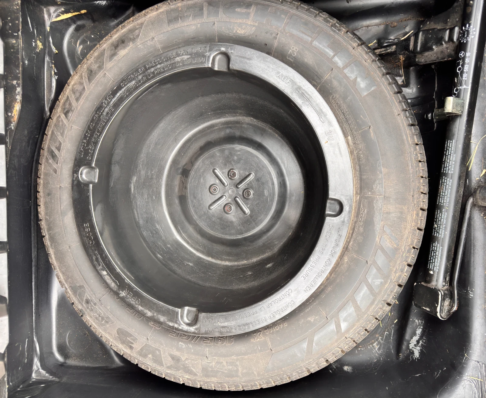 Mercedes-Benz 124 200E, снимка 8 - Автомобили и джипове - 54749101