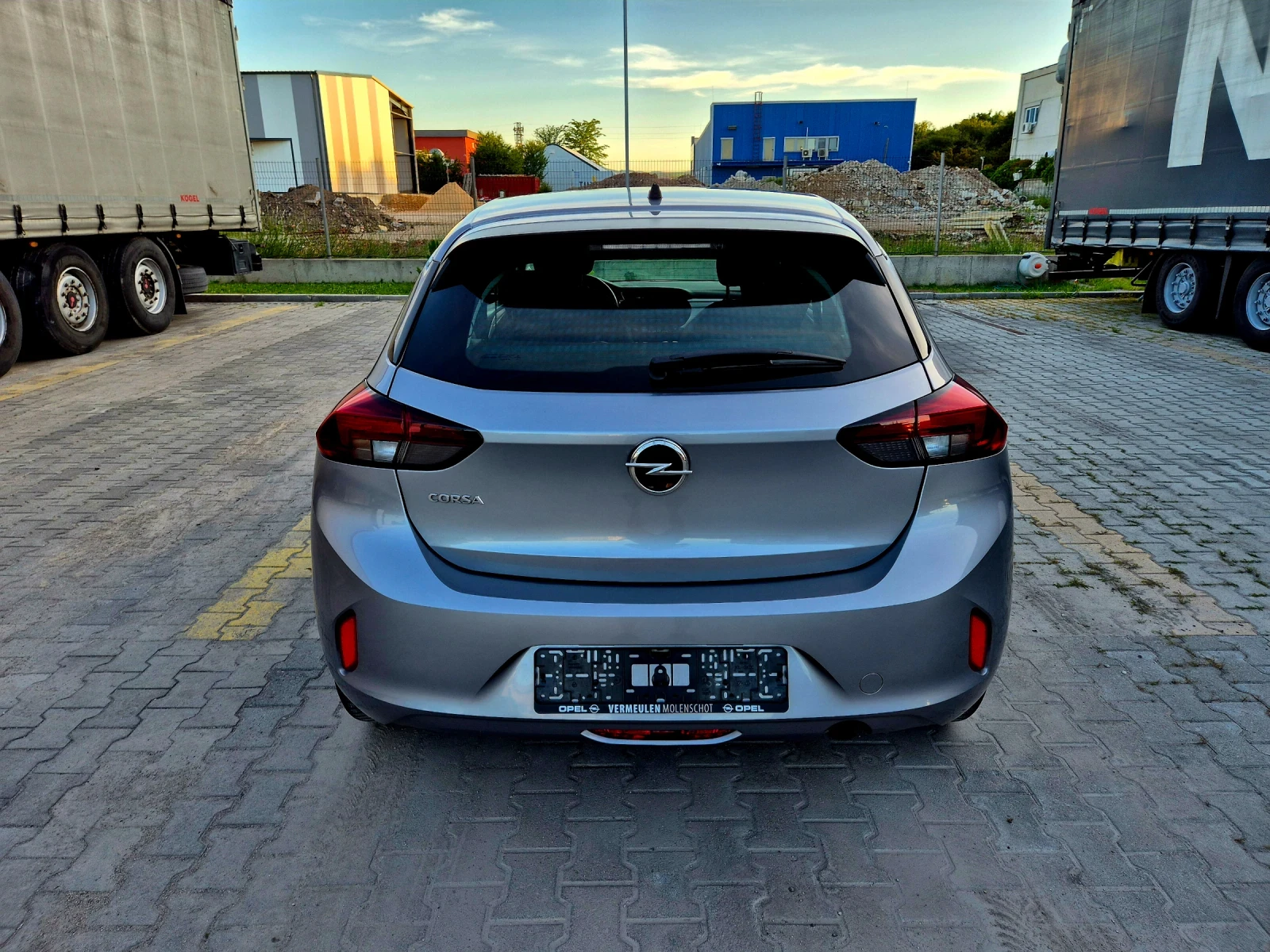 Opel Corsa 1.2 Бензин 75к.с., снимка 3 - Автомобили и джипове - 54904913