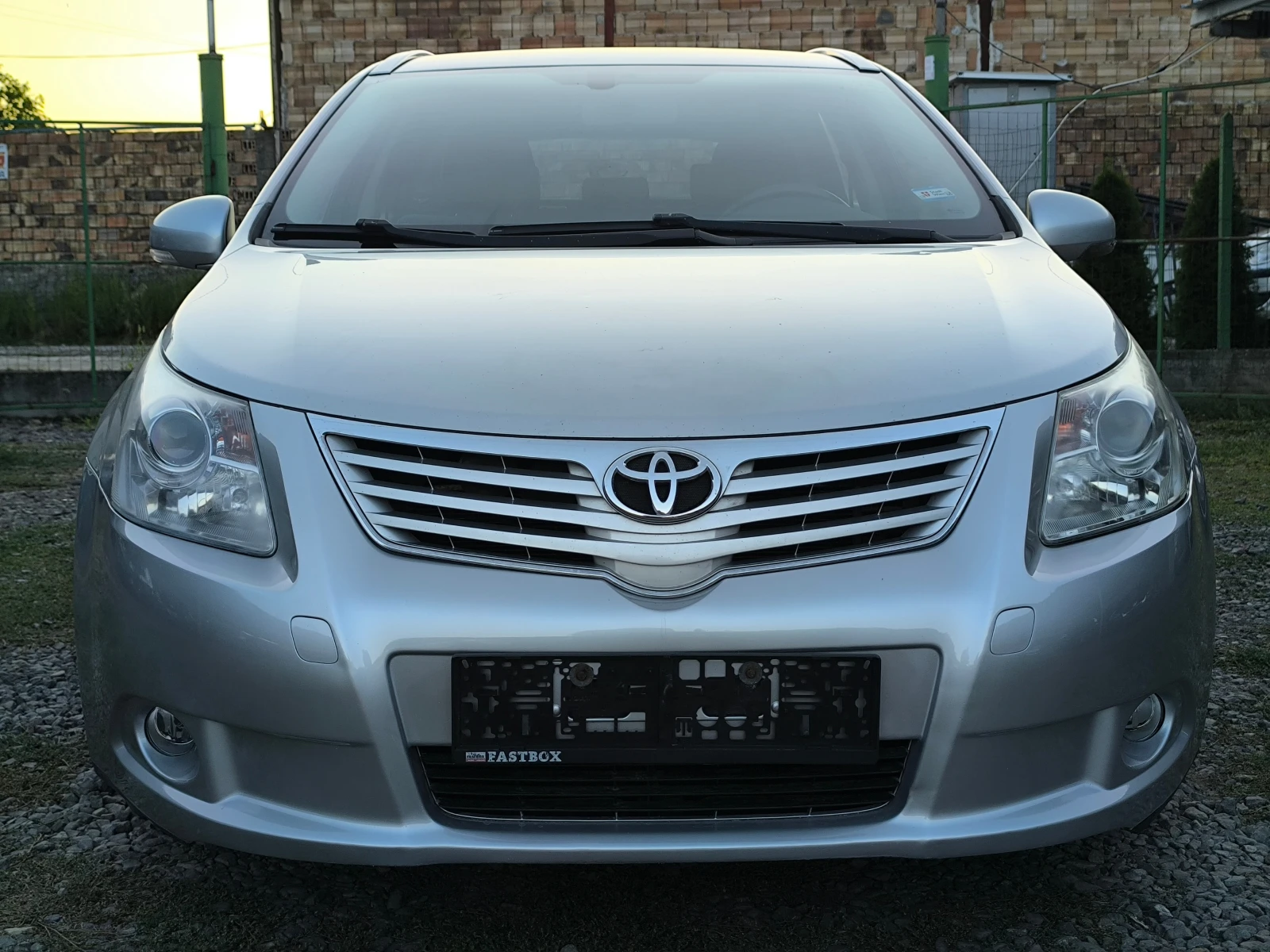 Toyota Avensis FACE LIFT-2.0D4D-126кс-6 скорости-КЛИМАТРОНИК-, снимка 8 - Автомобили и джипове - 55750777