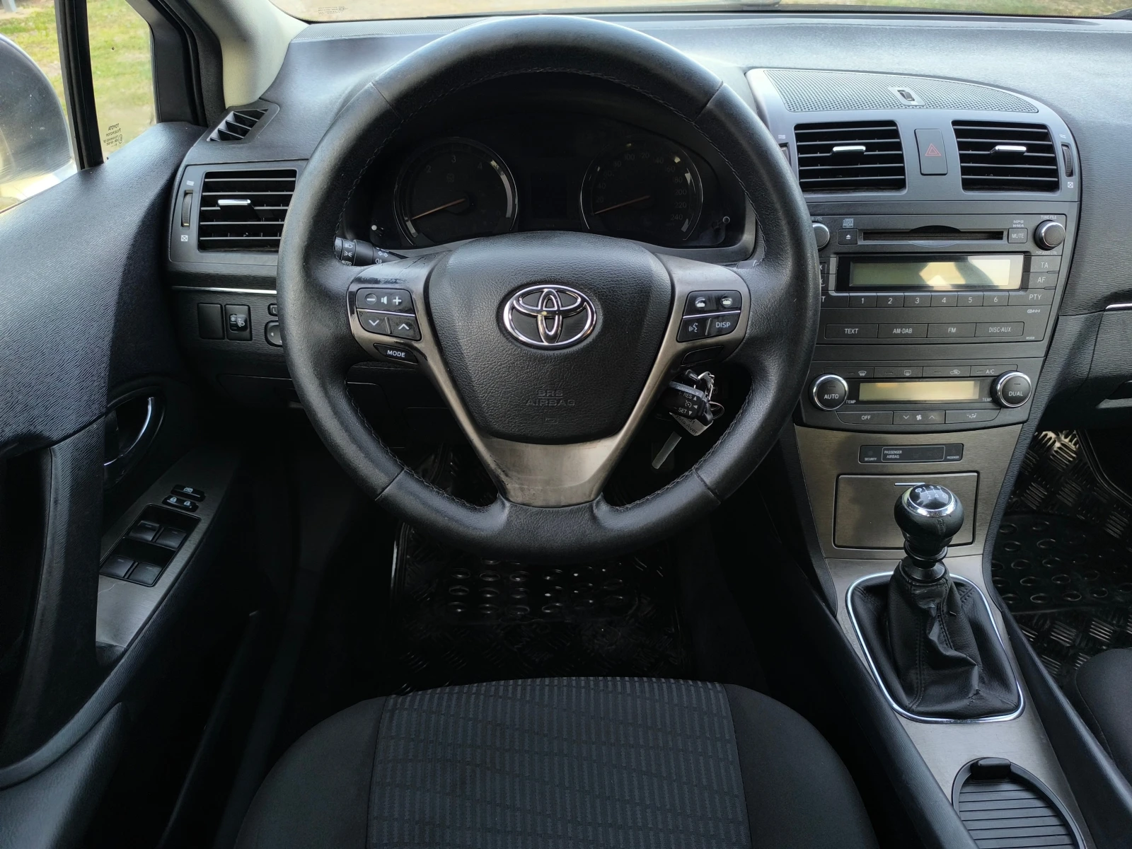 Toyota Avensis FACE LIFT-2.0D4D-126кс-6 скорости-КЛИМАТРОНИК-, снимка 11 - Автомобили и джипове - 55750777