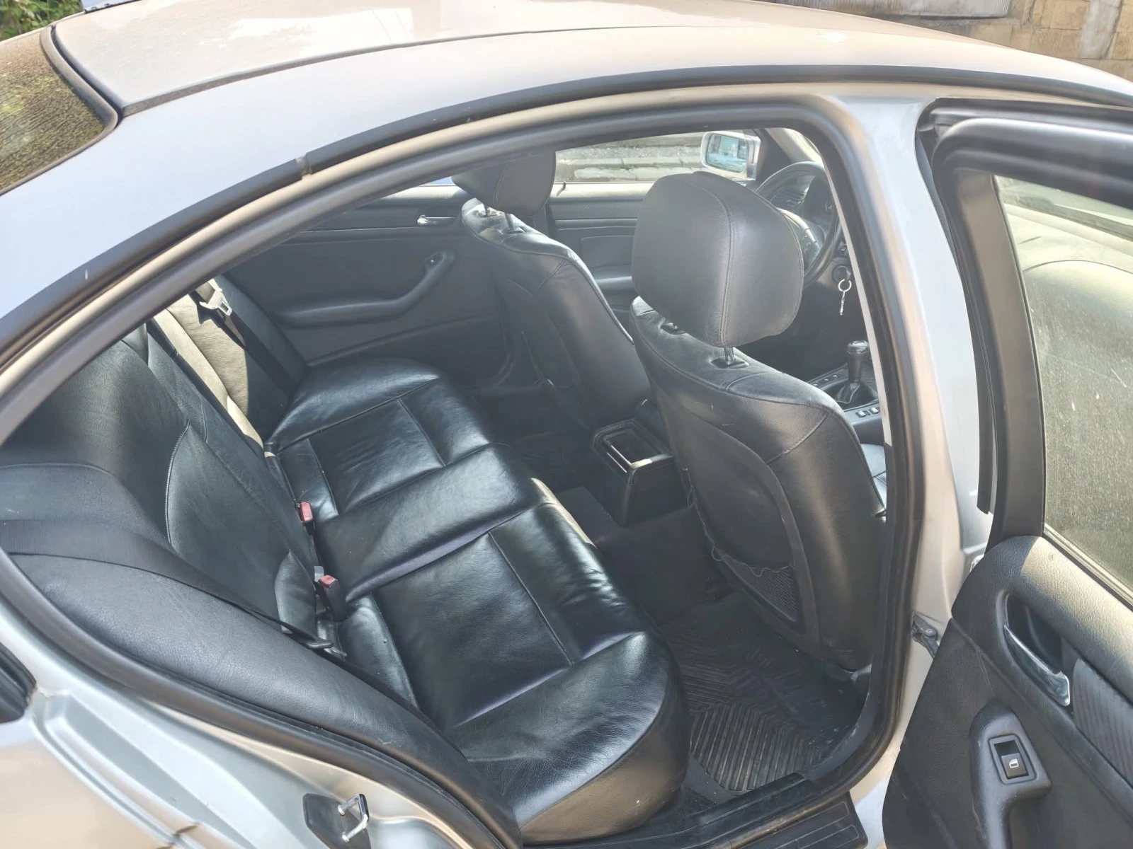 BMW 320 E46, снимка 4 - Автомобили и джипове - 56029604
