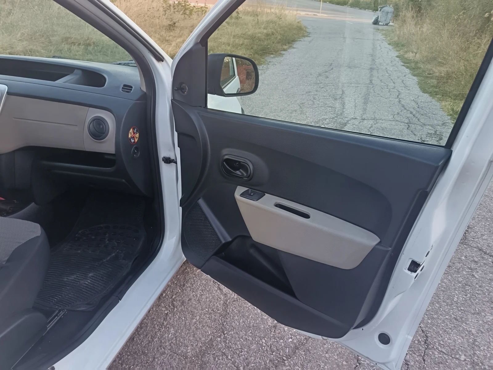 Dacia Dokker 1.5 DCI, снимка 9 - Автомобили и джипове - 56353018