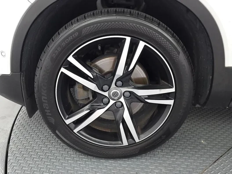 Volvo XC40 T4 R-Design, снимка 5 - Автомобили и джипове - 56161193