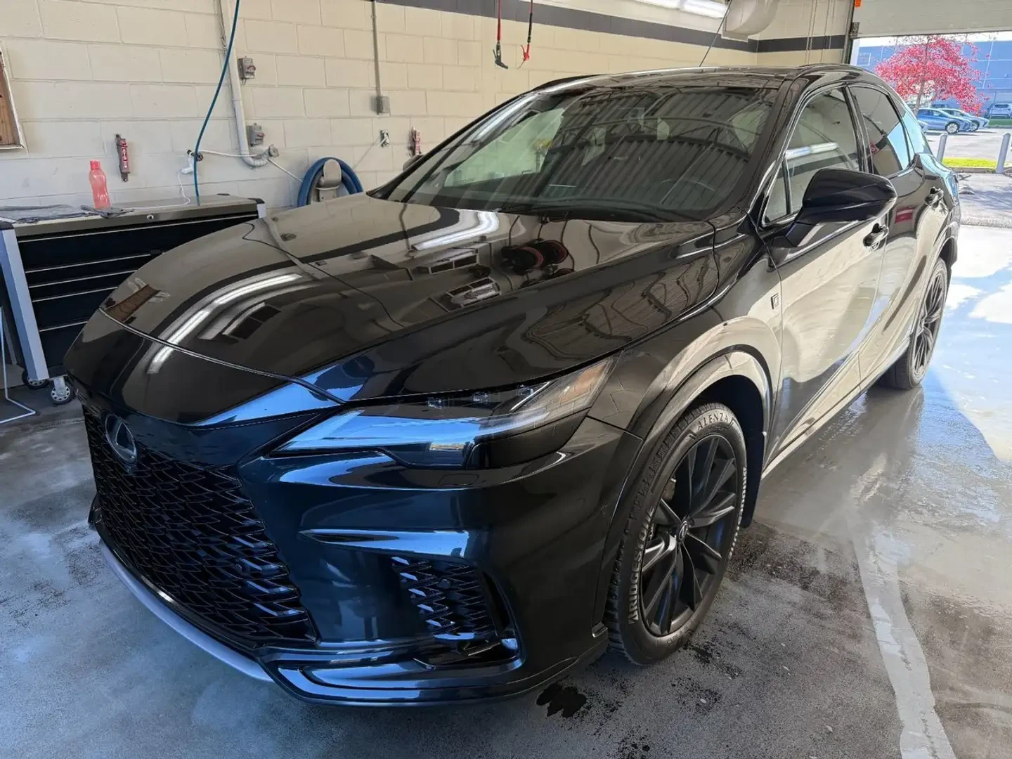 Lexus RX 500h F-SPORT/KEYLESS/LANE ASSIST/ПОДГРЕВ/ОБДУХВАНЕ - изображение 3
