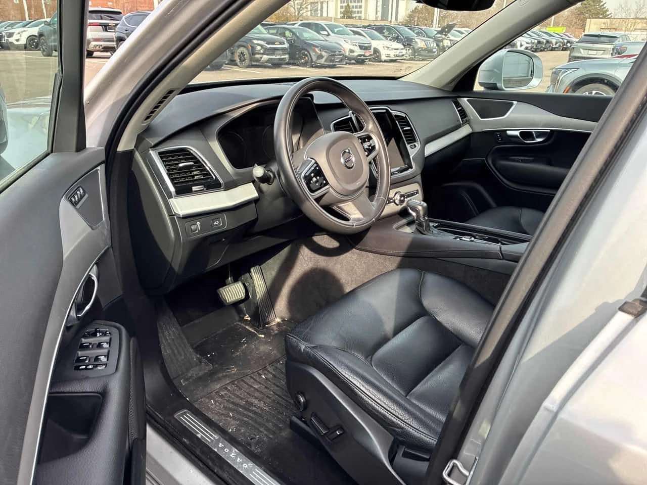 Volvo Xc90 * Momentum * CARFAX * 7 МЕСТА * ПАНО * KEYLESS, снимка 5 - Автомобили и джипове - 54089283