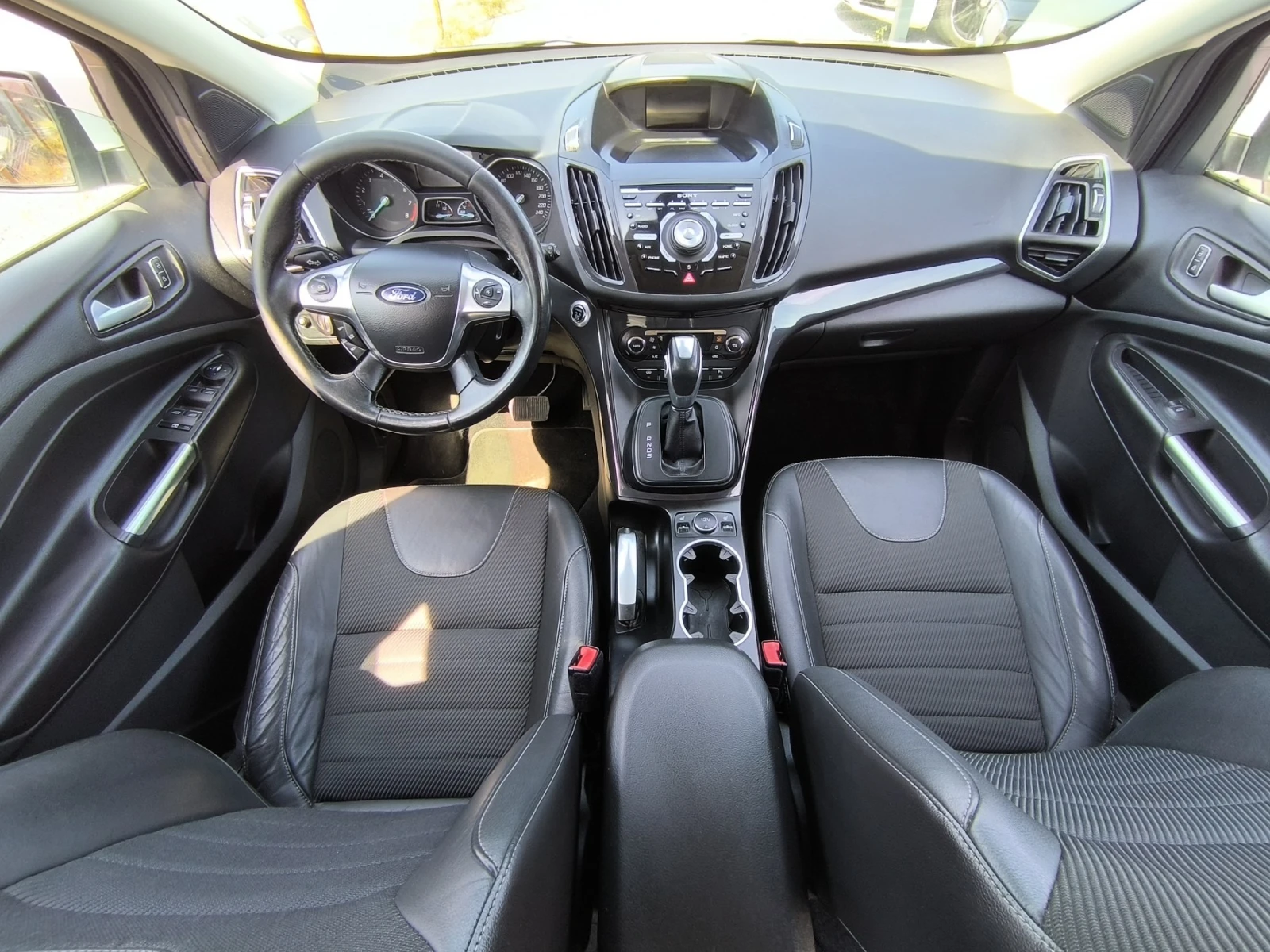 Ford Kuga 1.6 4x4, снимка 9 - Автомобили и джипове - 54353387