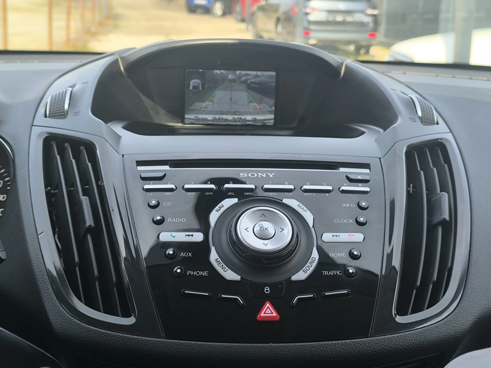 Ford Kuga 1.6 4x4, снимка 13 - Автомобили и джипове - 54353387