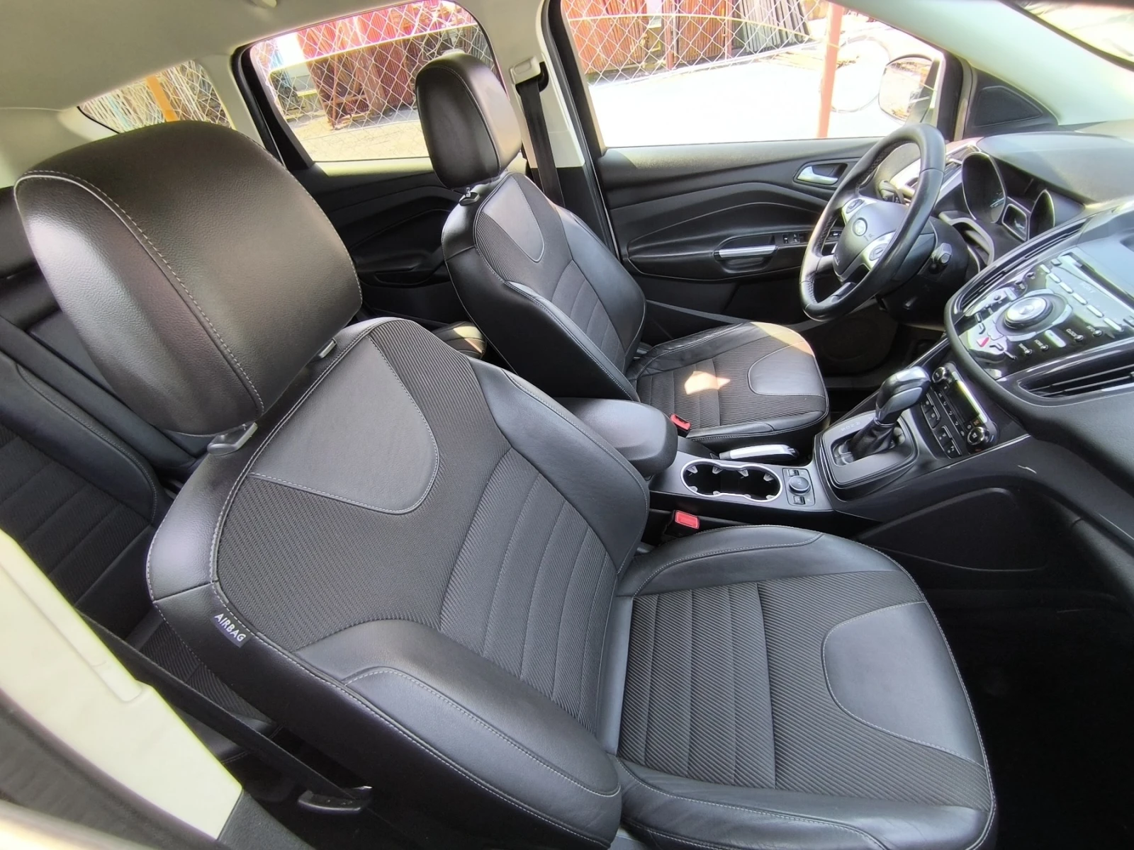 Ford Kuga 1.6 4x4, снимка 10 - Автомобили и джипове - 54353387