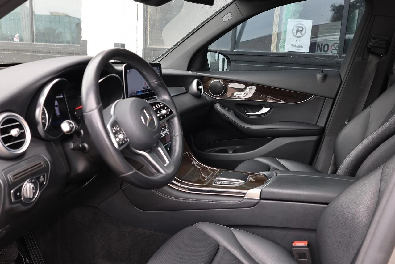 Mercedes-Benz GLC 300 4MATIC AMGPKG | PANO | NAVI | 360CAMERA, снимка 6 - Автомобили и джипове - 54649838