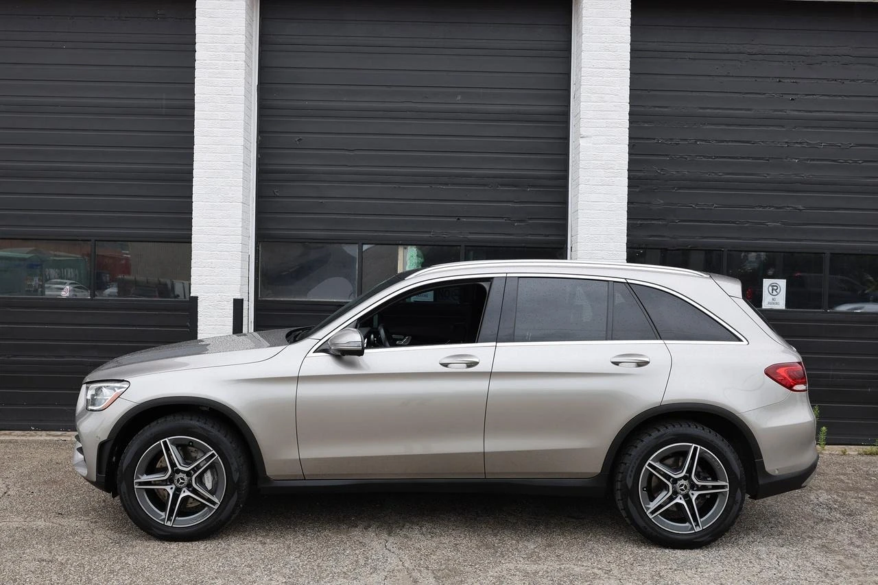 Mercedes-Benz GLC 300 4MATIC AMGPKG | PANO | NAVI | 360CAMERA, снимка 2 - Автомобили и джипове - 54649838