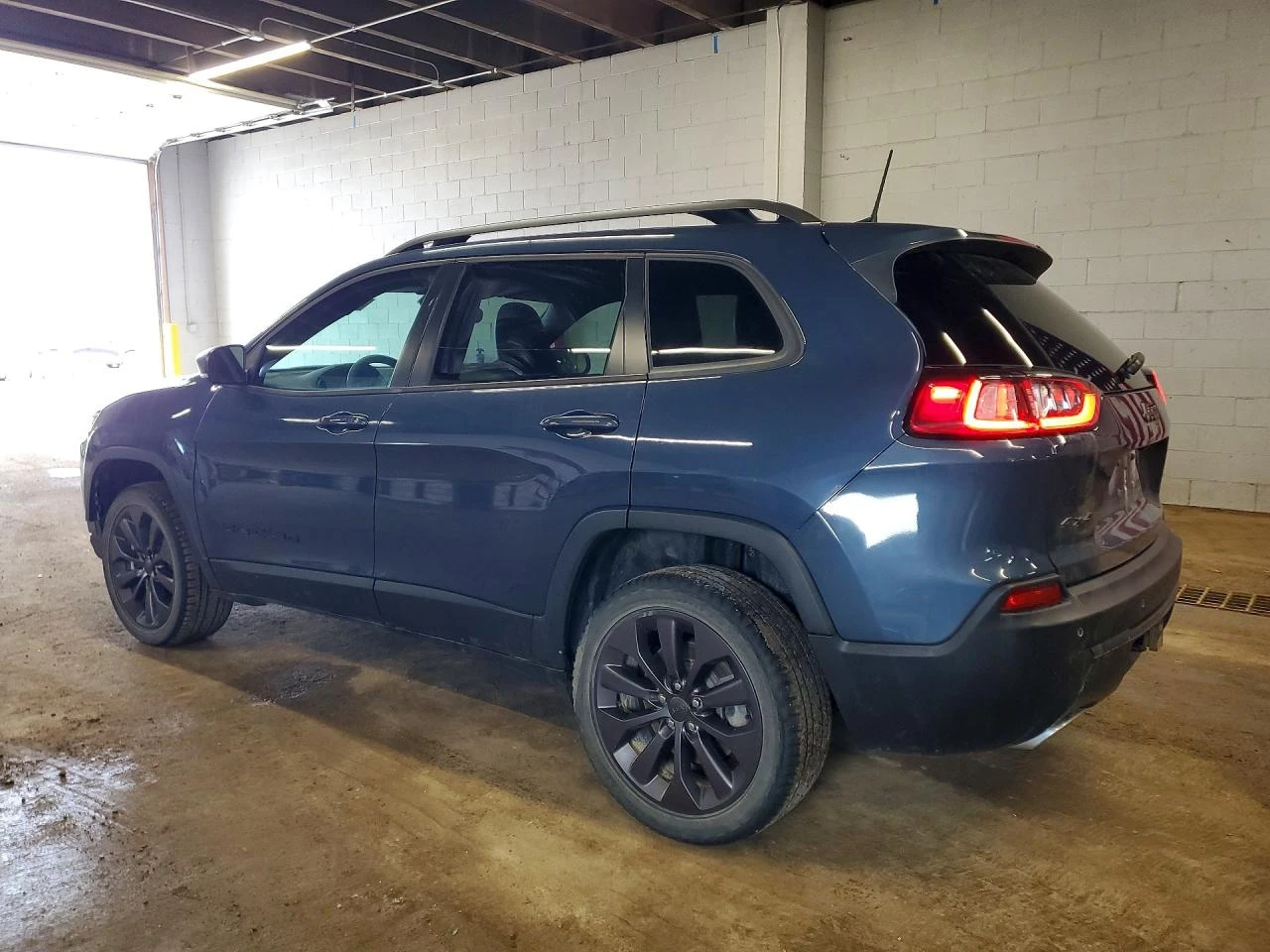 Jeep Cherokee 3.2l Latitude Lux, снимка 2 - Автомобили и джипове - 54705974