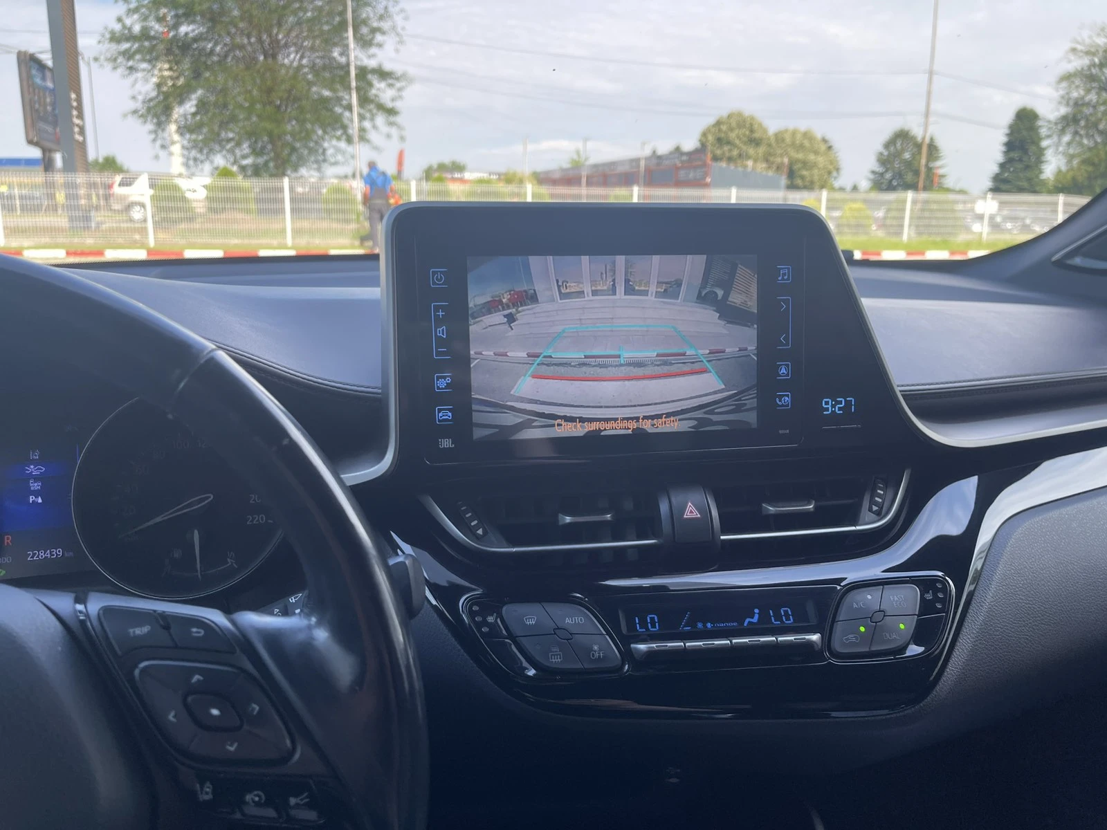 Toyota C-HR 1.8 Hybrid, снимка 6 - Автомобили и джипове - 55085491