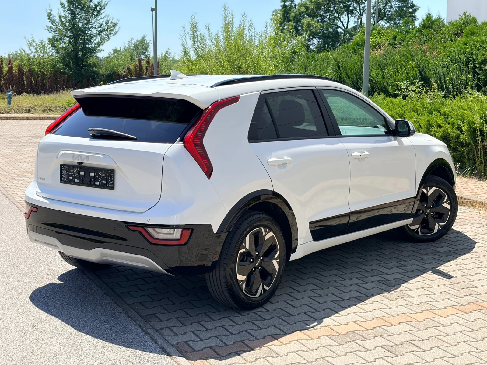 Kia Niro 100%SOH!! Vision LEDER+ LED+ SHZ+ NAVI+ KAMERA+ AC, снимка 4 - Автомобили и джипове - 55629671