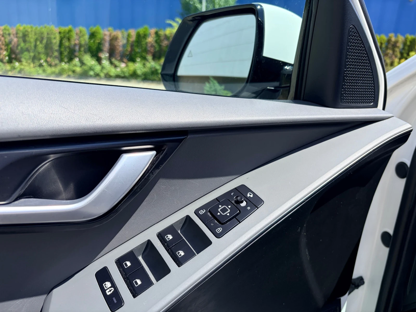 Kia Niro 100%SOH!! Vision LEDER+ LED+ SHZ+ NAVI+ KAMERA+ AC, снимка 11 - Автомобили и джипове - 55629671