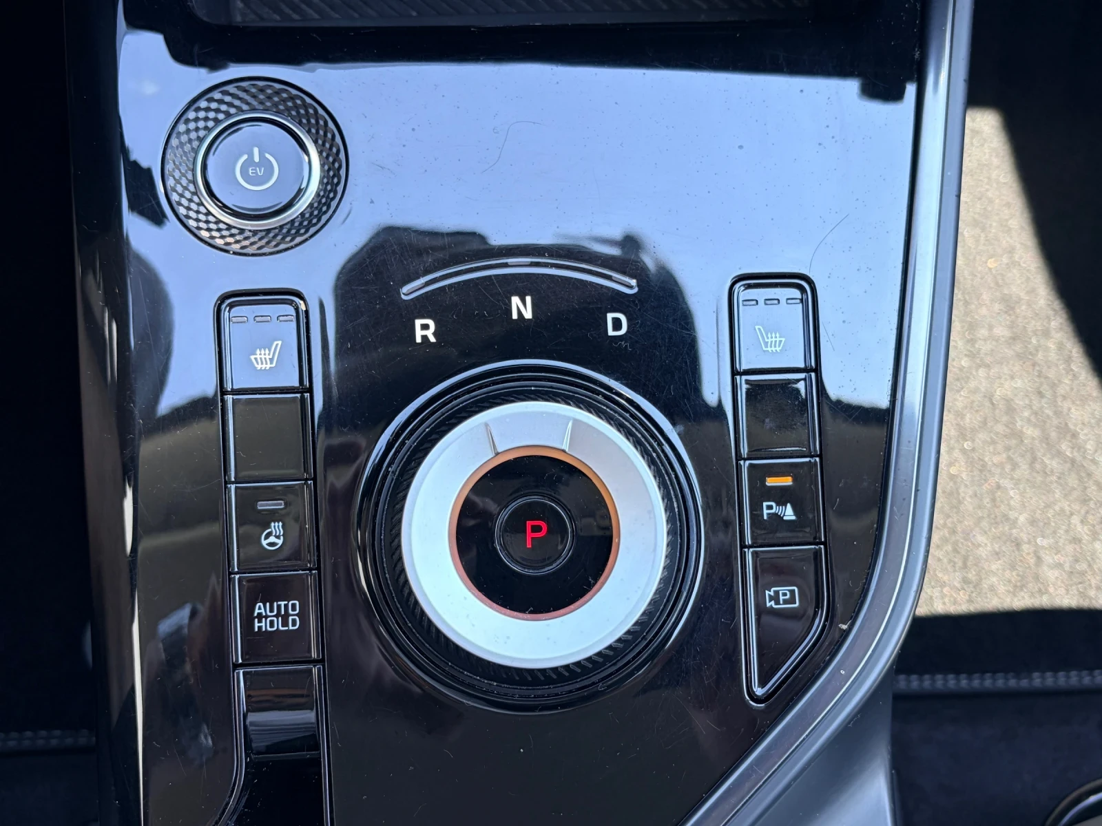 Kia Niro 100%SOH!! Vision LEDER+ LED+ SHZ+ NAVI+ KAMERA+ AC, снимка 10 - Автомобили и джипове - 55629671