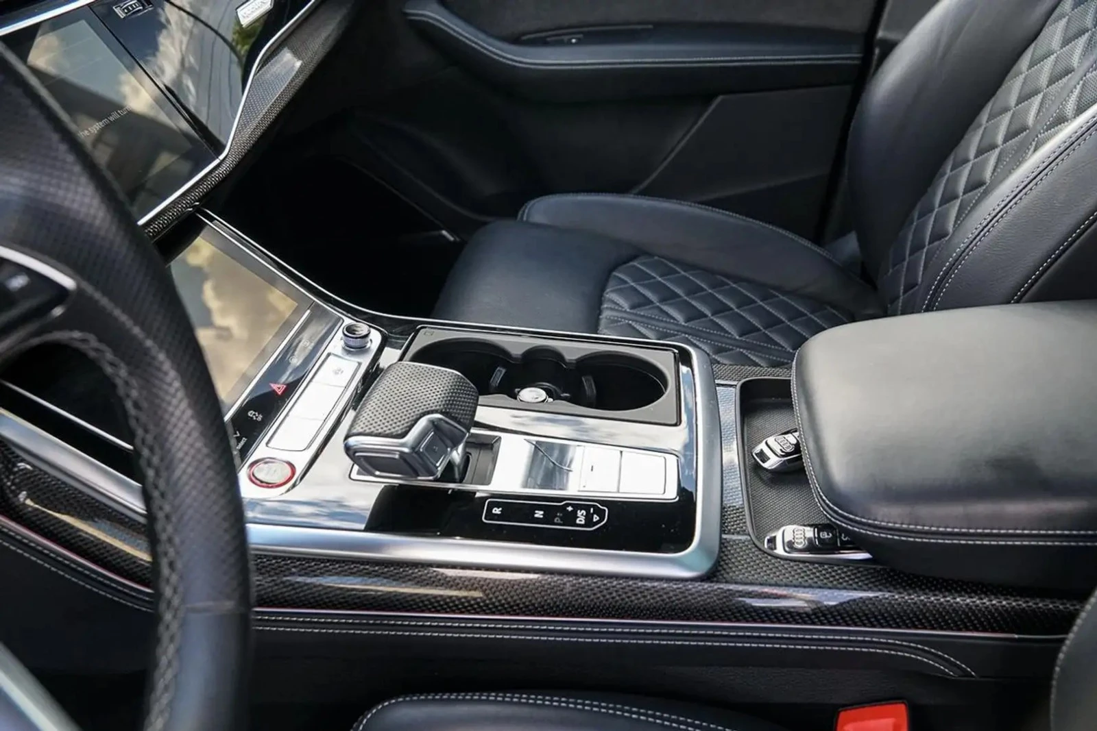Audi SQ7 PROGRESSIV ЦЕНА ДО БЪЛГАРИЯ АВТОКРЕДИТ, снимка 13 - Автомобили и джипове - 56004273