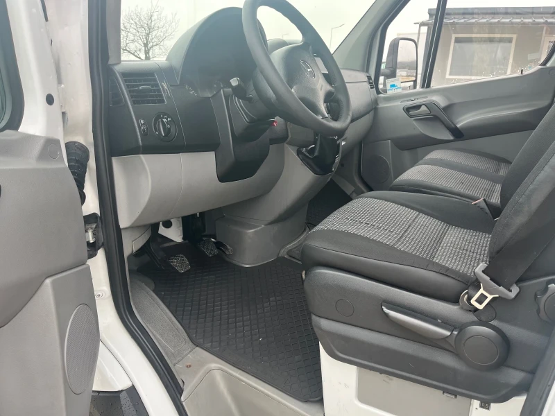 Mercedes-Benz Sprinter 411 411CDI-КЛИМА-КРАН-ИТАЛИЯ-646 МОТОР- Б КАТЕГОРИЯ, снимка 10 - Бусове и автобуси - 53212851