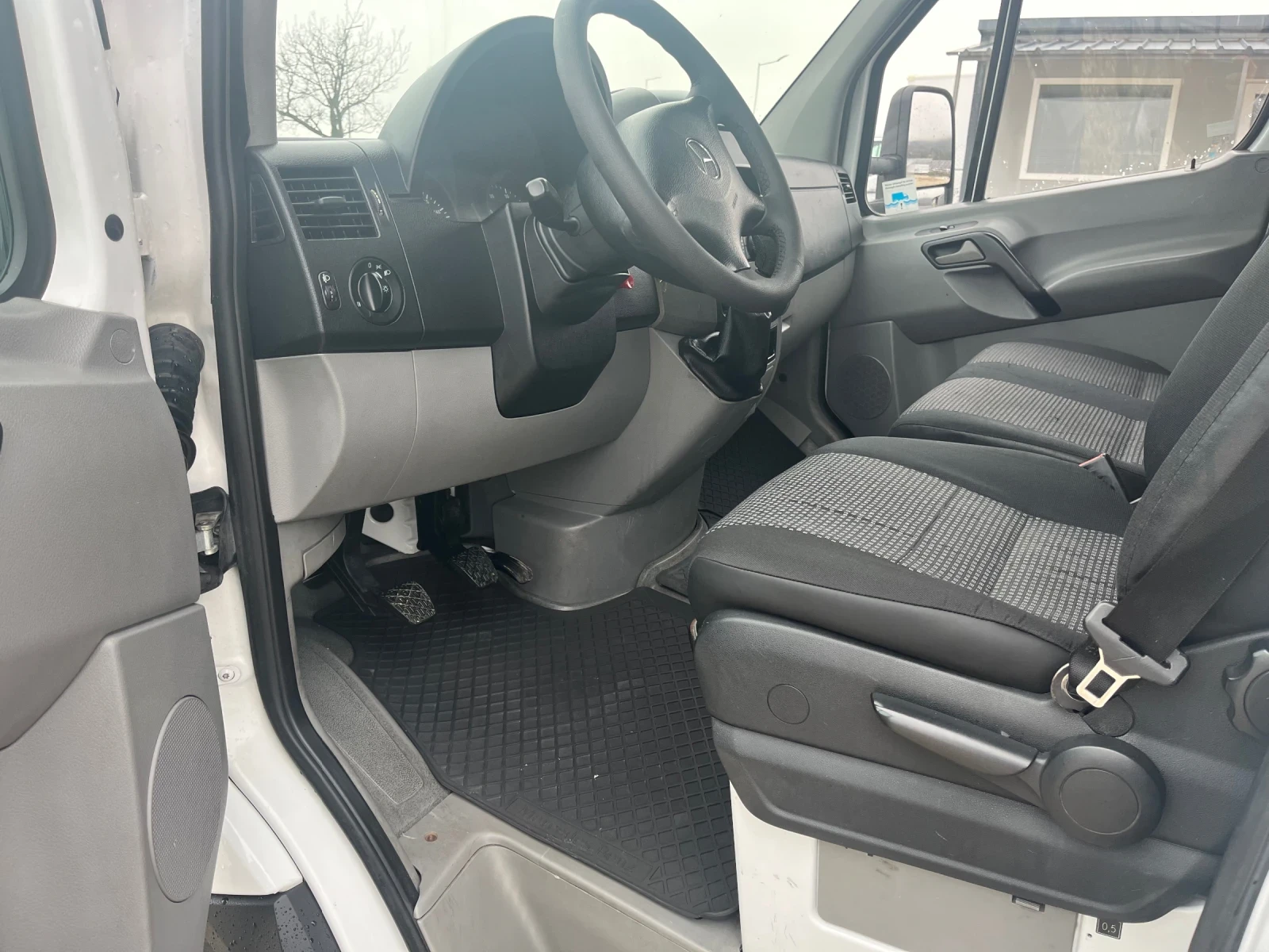 Mercedes-Benz Sprinter 411 411CDI-КЛИМА-КРАН-ИТАЛИЯ-646 МОТОР- Б КАТЕГОРИЯ - изображение 10