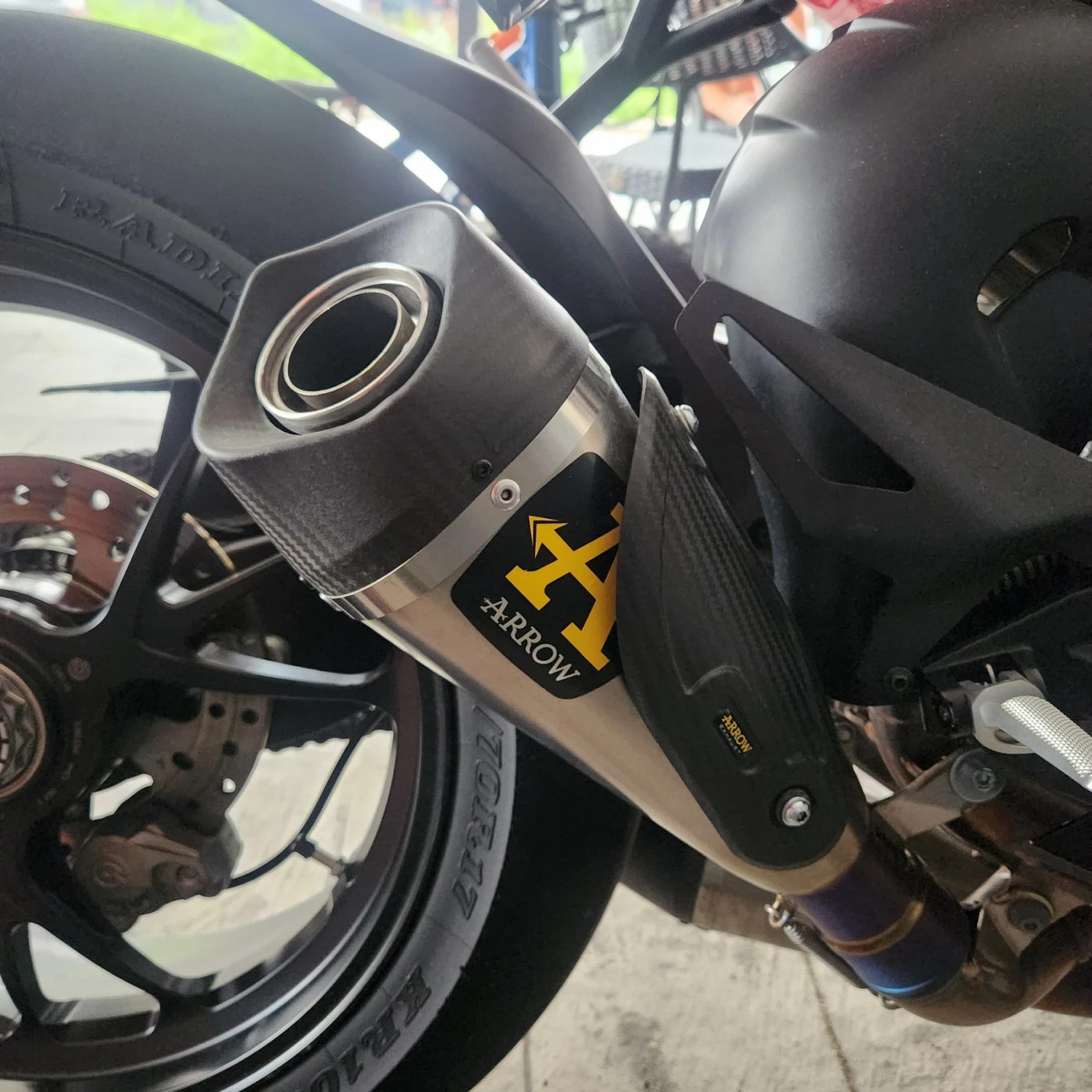 Ducati Panigale V4S - изображение 10
