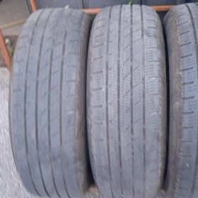 Гуми Зимни 235/65R17, снимка 3