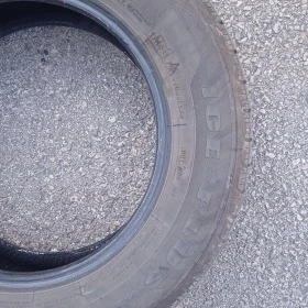 Гуми Зимни 235/65R17, снимка 16