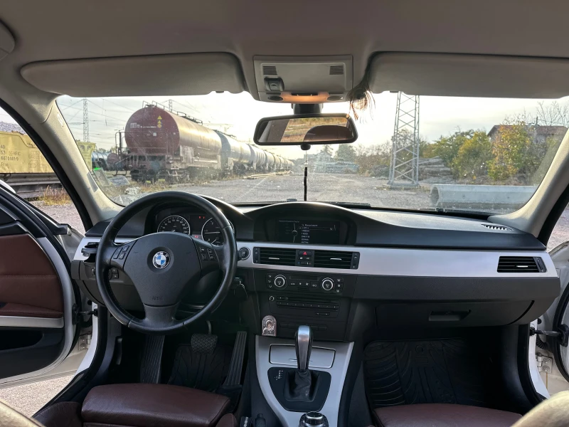 BMW 320 FACELIFT xDRIVE, снимка 10 - Автомобили и джипове - 47734513