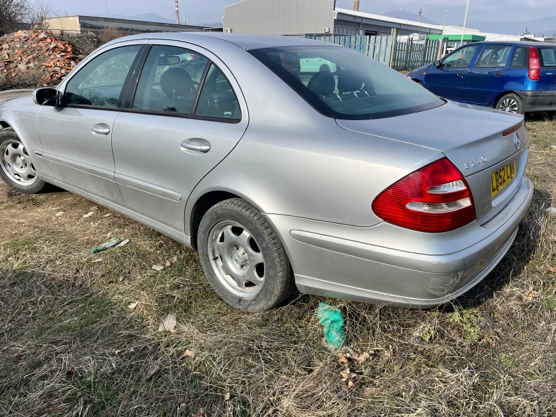 Mercedes-Benz E 240 За части АВТОМАТ, снимка 6 - Автомобили и джипове - 48783264