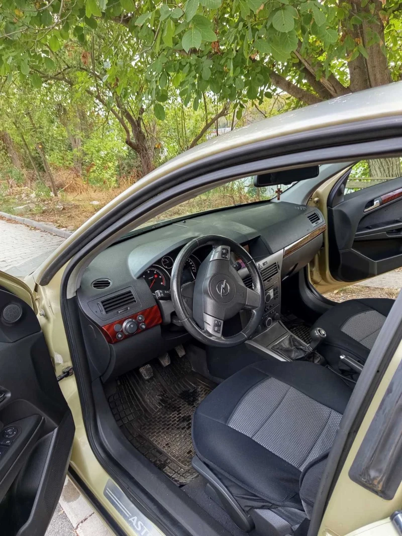 Opel Astra, снимка 10 - Автомобили и джипове - 52635002