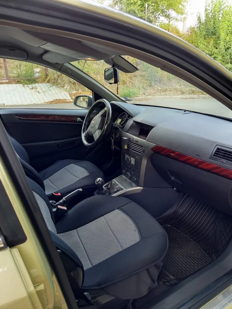 Opel Astra, снимка 11 - Автомобили и джипове - 52635002