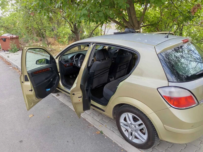 Opel Astra, снимка 9 - Автомобили и джипове - 52635002