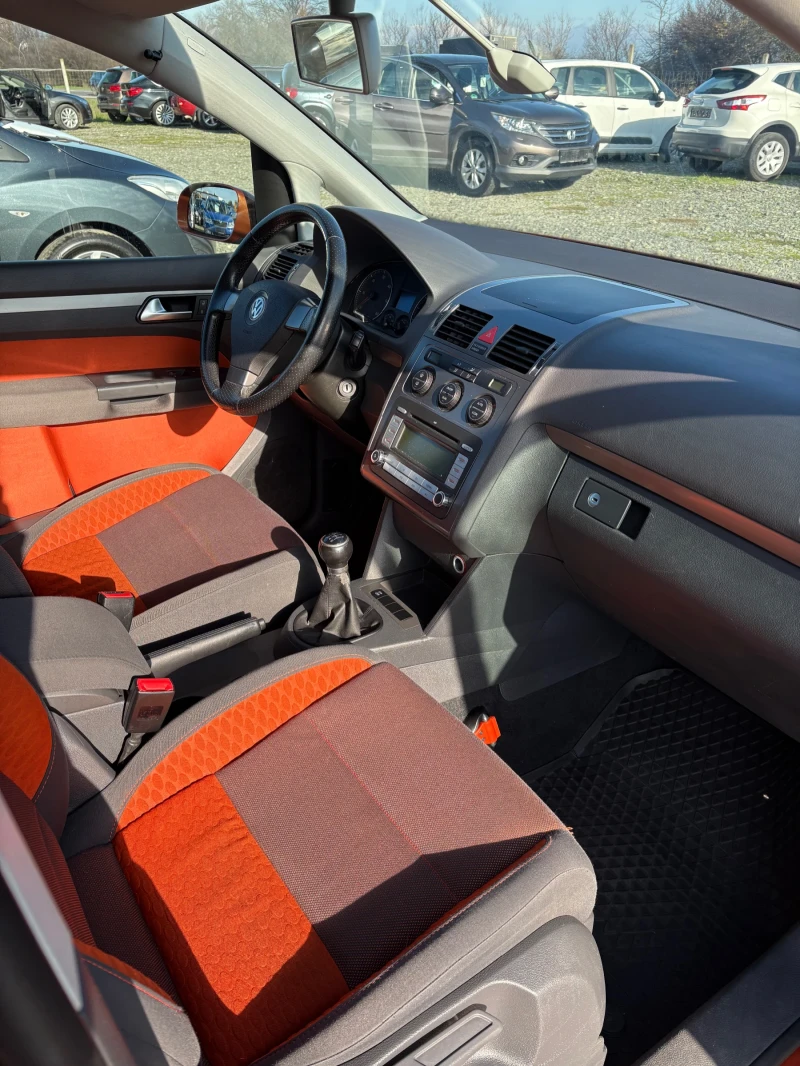 VW Touran 2.0TDi- CROSS, снимка 10 - Автомобили и джипове - 52933764
