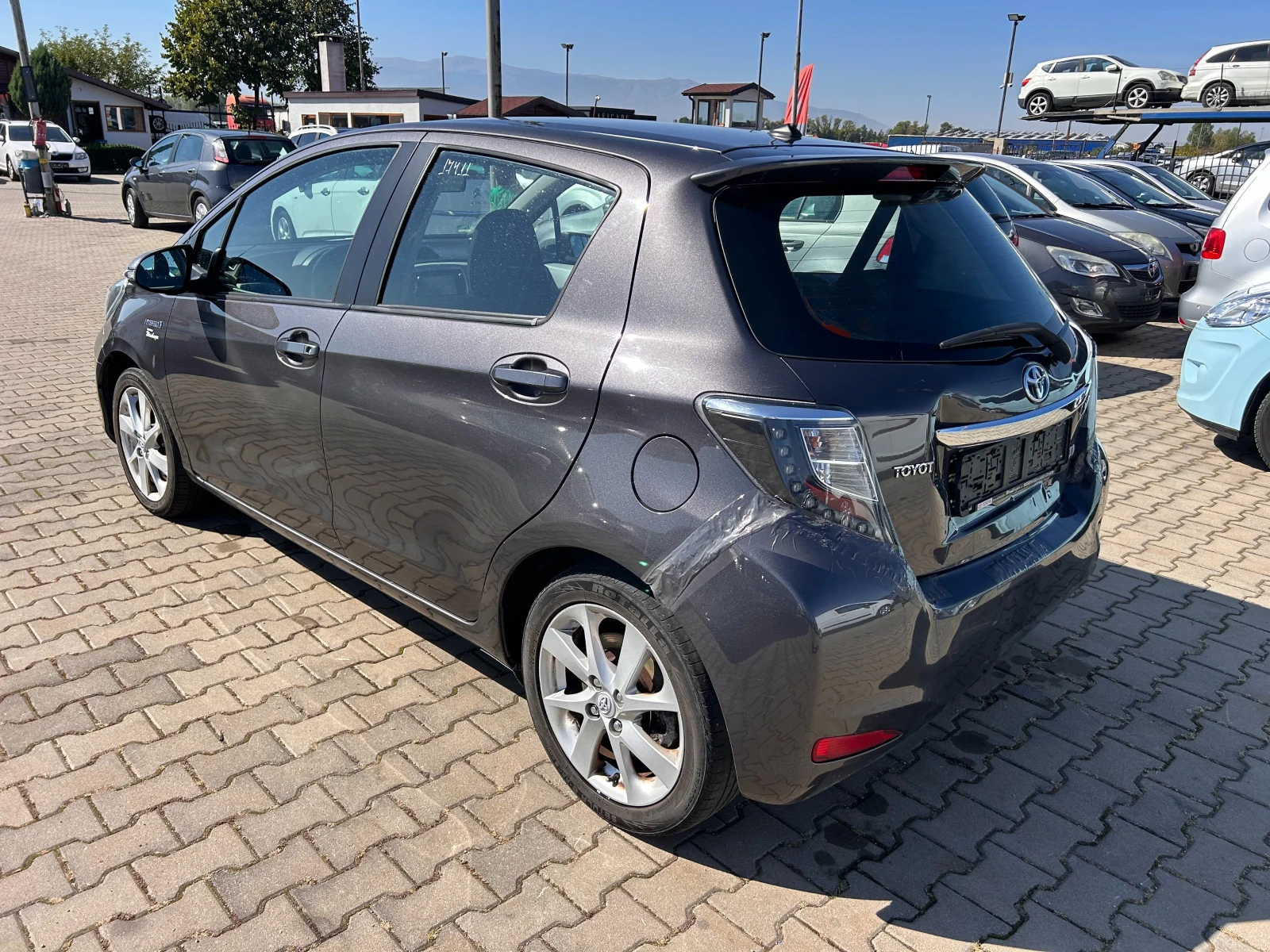 Toyota Yaris 1.5HIBRID AVTOMAT/NAVI ЛИЗИНГ - изображение 8