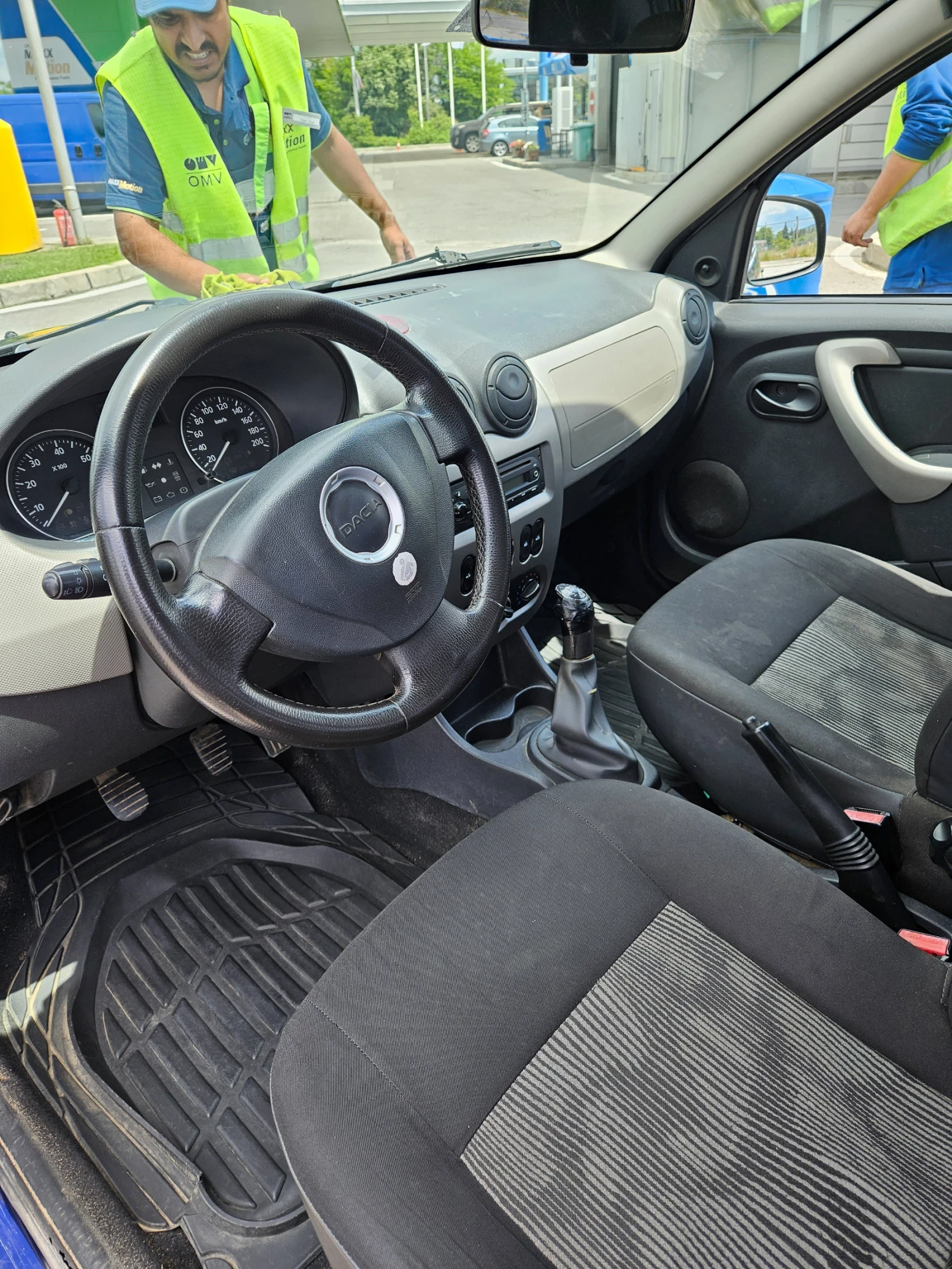 Dacia Sandero 1.2 i - изображение 9