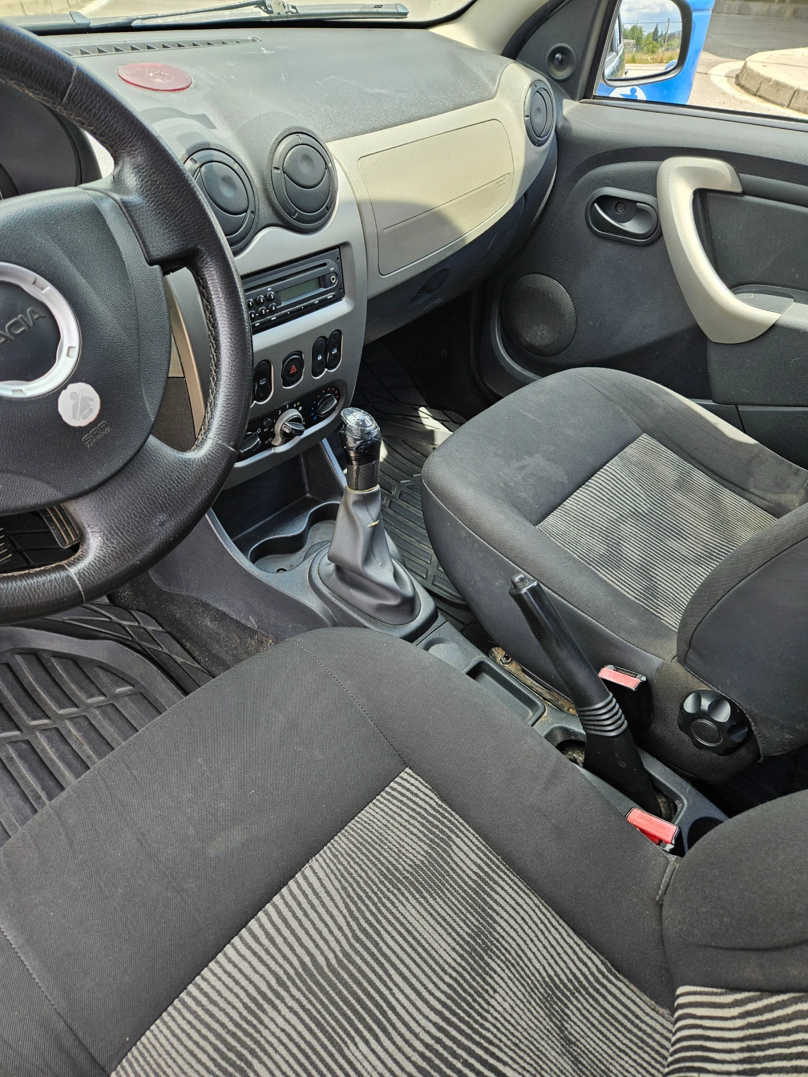 Dacia Sandero 1.2 i - изображение 8