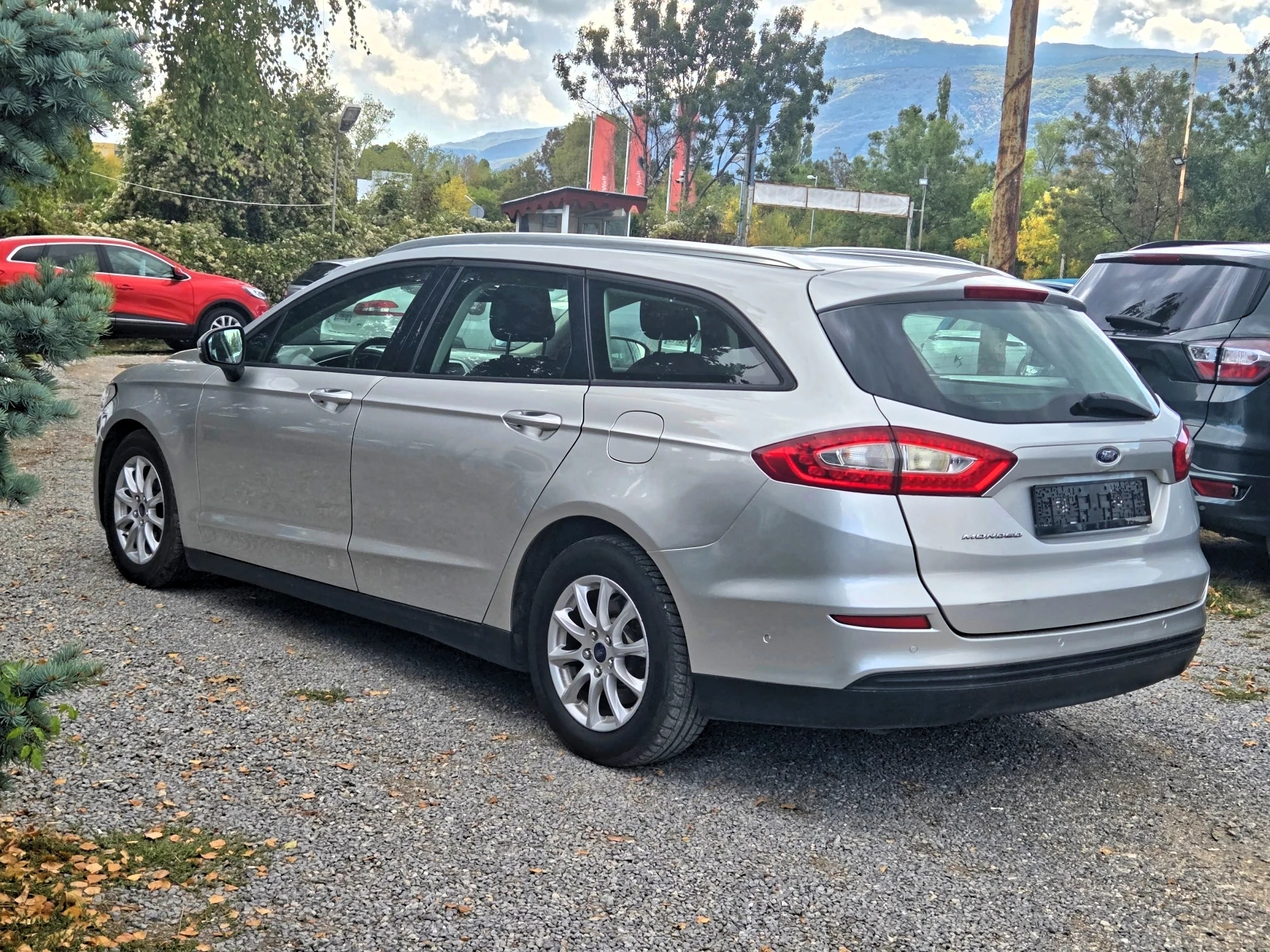 Ford Mondeo 2.0D 150hp Automatic/Navi/ParkAssist - изображение 4
