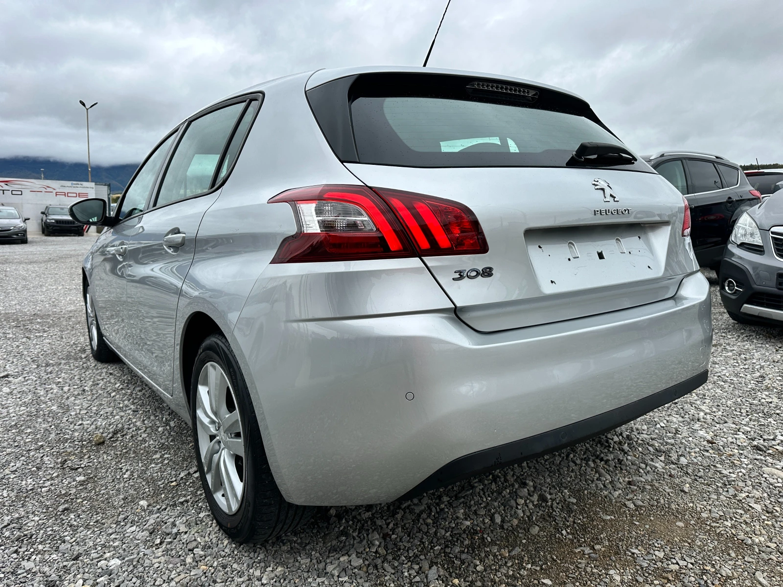 Peugeot 308 1.6HDI 115cv - изображение 3