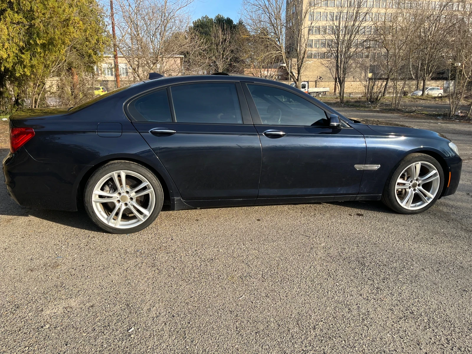 BMW 740 Face M Sport 360* Harman Вакуум Обдух Дистр Задно, снимка 6 - Автомобили и джипове - 53815187