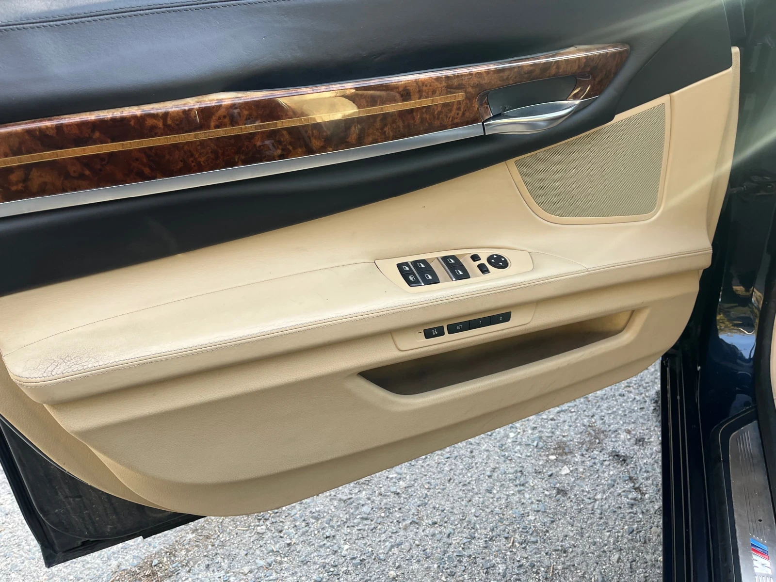 BMW 740 Face M Sport 360* Harman Вакуум Обдух Дистр Задно, снимка 14 - Автомобили и джипове - 53815187