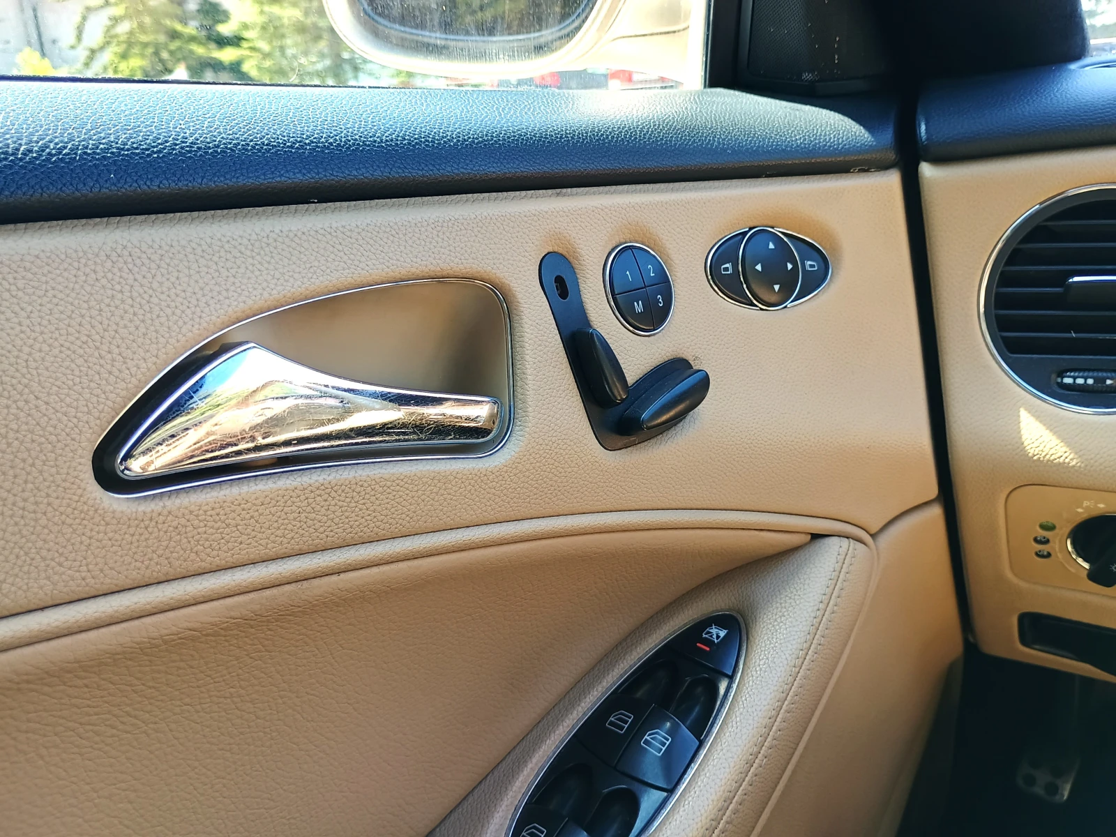 Mercedes-Benz CLS 350 Оригинален златен цвят, снимка 13 - Автомобили и джипове - 54035117