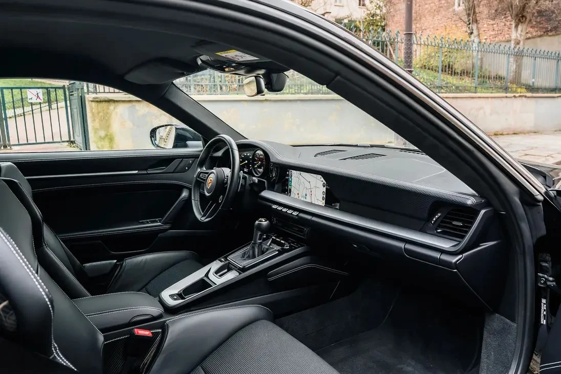 Porsche 911 992 GT3 Touring, снимка 6 - Автомобили и джипове - 54043182