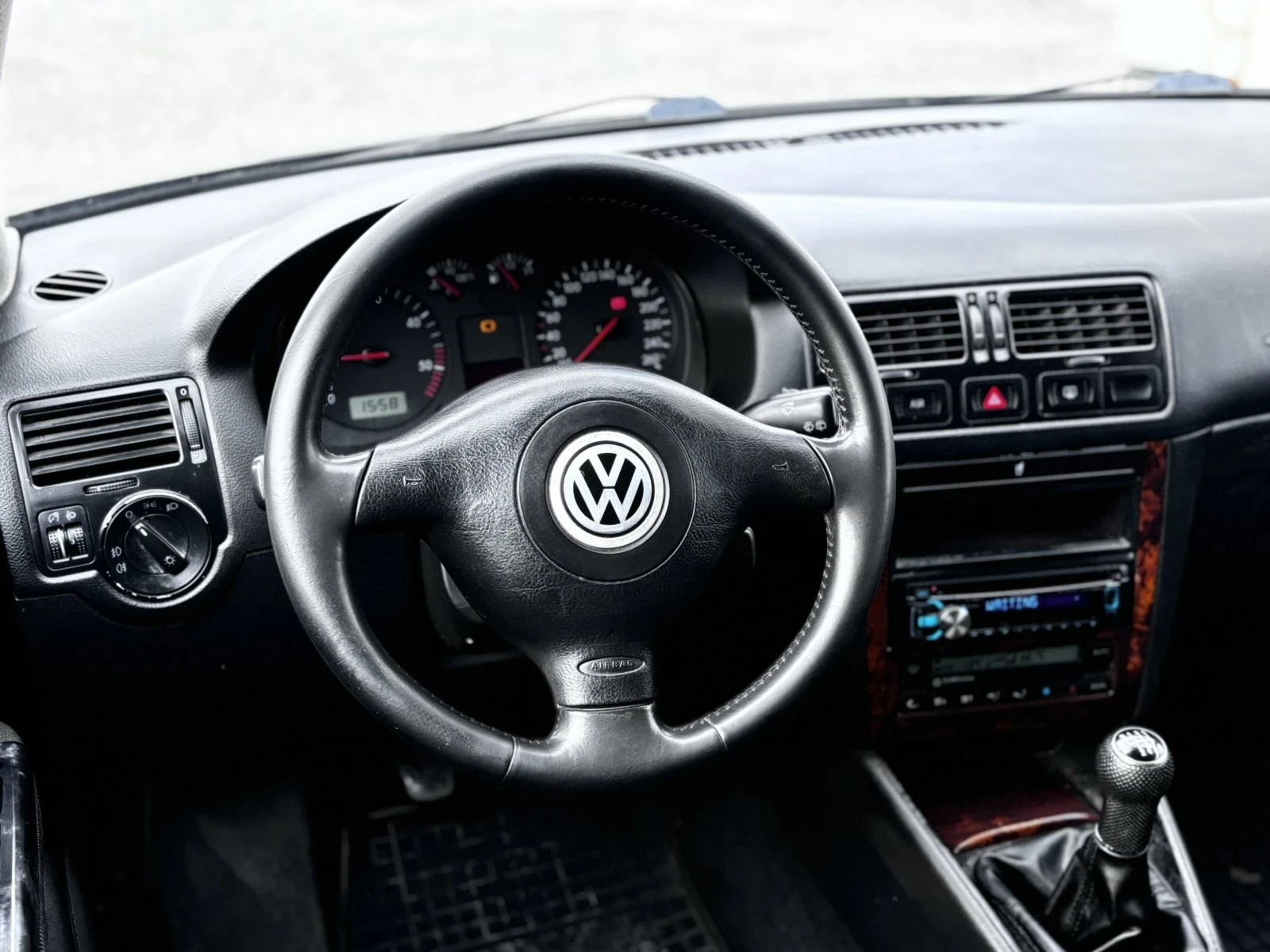 VW Bora 1.9~TDi~, снимка 9 - Автомобили и джипове - 54206330