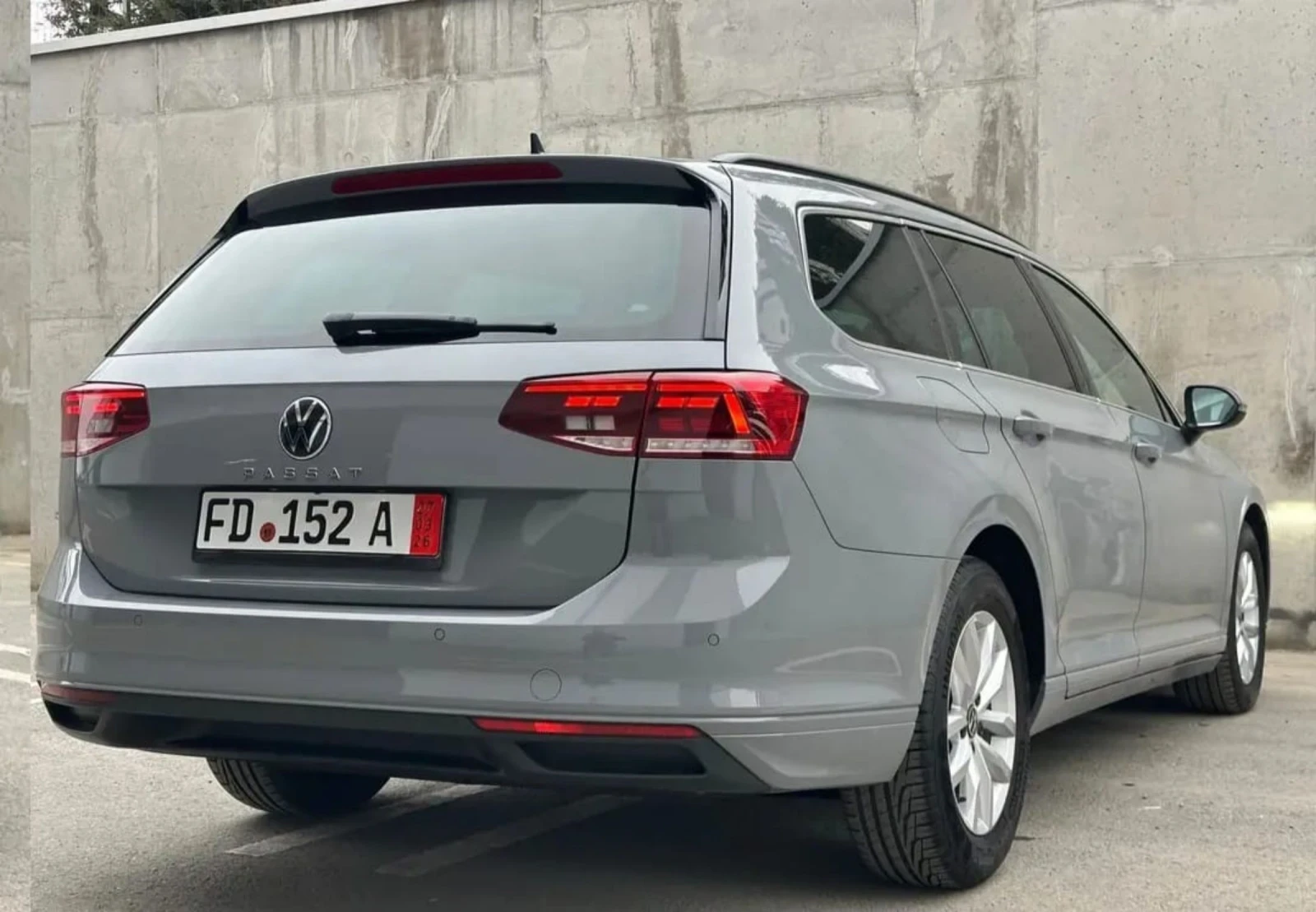 VW Passat 2.0TDI, DSG 10.10.2023, снимка 4 - Автомобили и джипове - 54260011