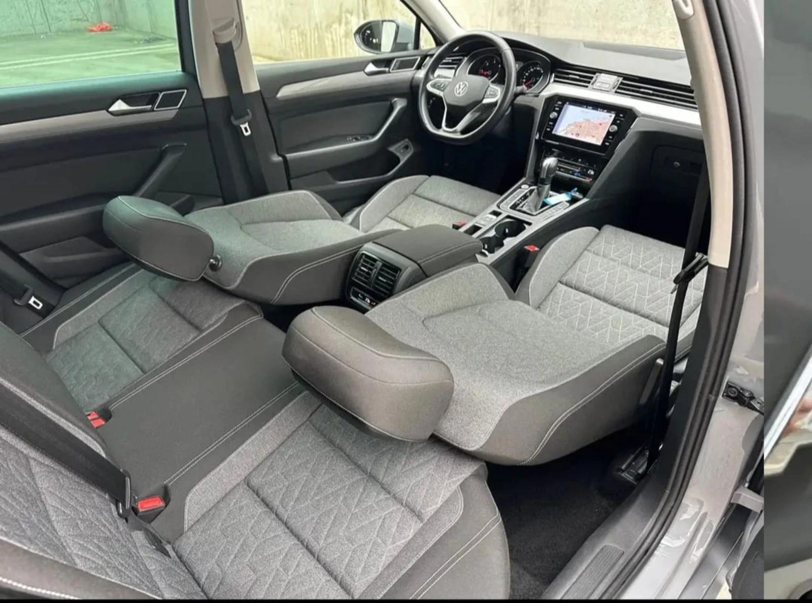 VW Passat 2.0TDI, DSG 10.10.2023, снимка 7 - Автомобили и джипове - 54260011